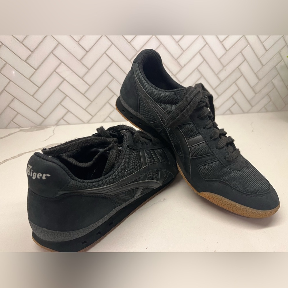 Onitsuka Tiger Ultimate 81 men’s shoes